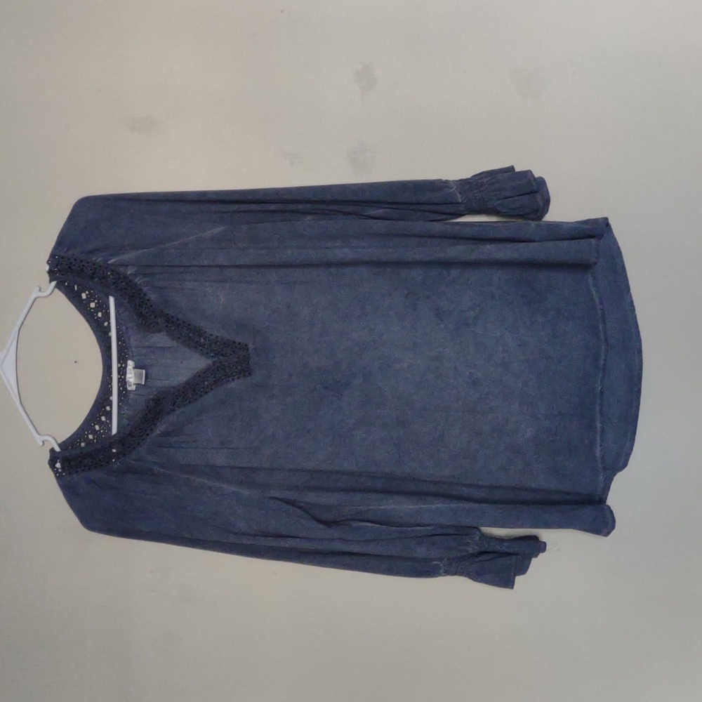 Spense soft pullover blue blouse with 3/4 smocked sleeves‎ and crochet trim Sz L